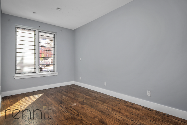 Building Photo - 573 Van Buren St
