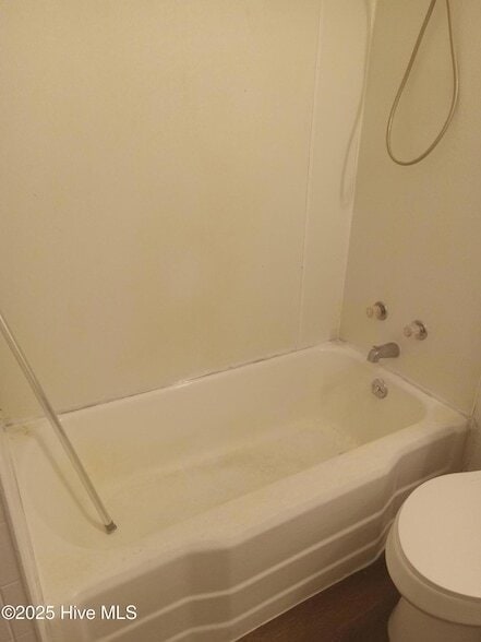 Building Photo - 321 Charlotte St