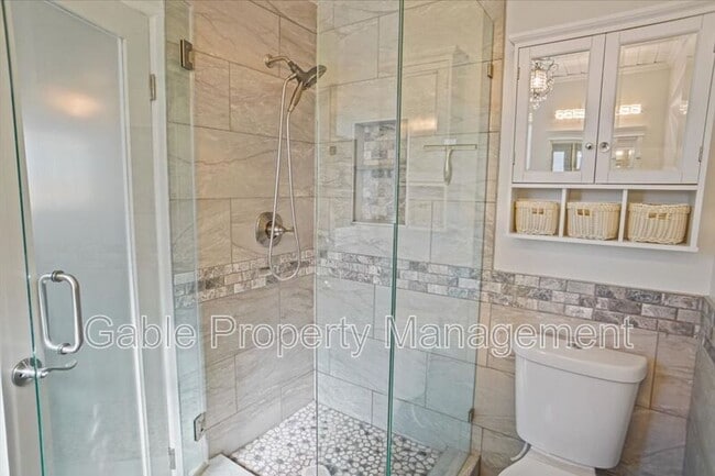 Building Photo - 28015 Glasser Ave