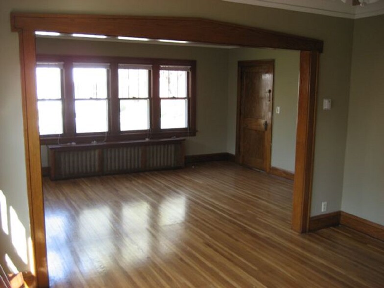 Building Photo - 3425 Columbus Avenue South