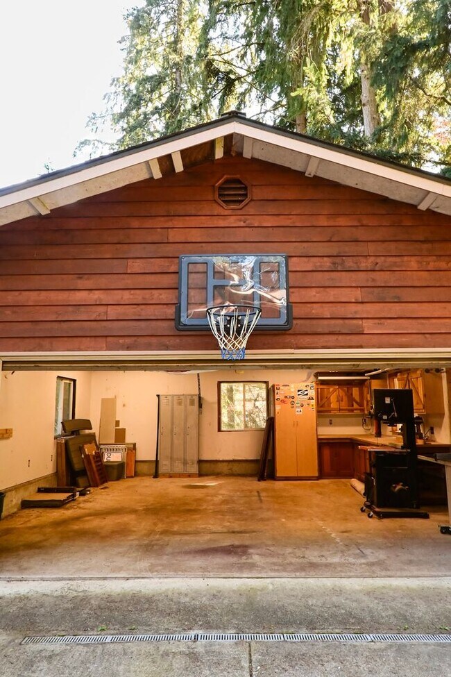 Building Photo - Cozy Northwest Living in Lake Minterwood – Spacious Home with Garage