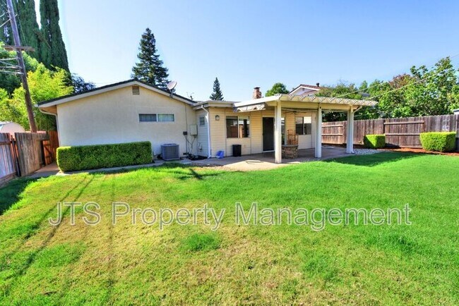 Building Photo - 2128 W La Loma Dr