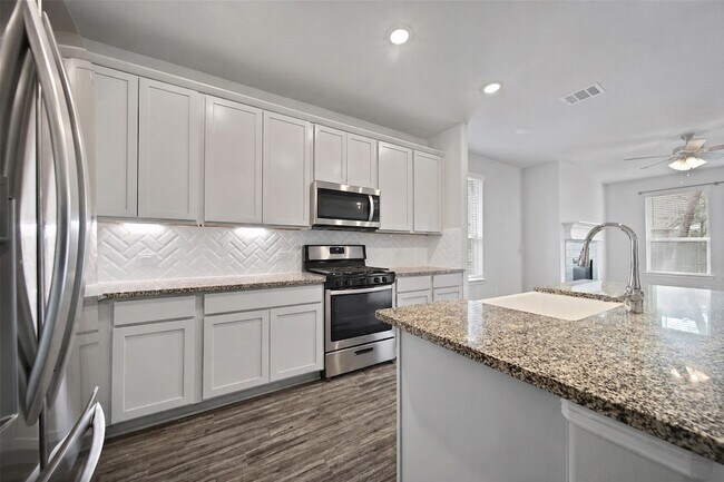 Building Photo - 331 Silver Carp Trl