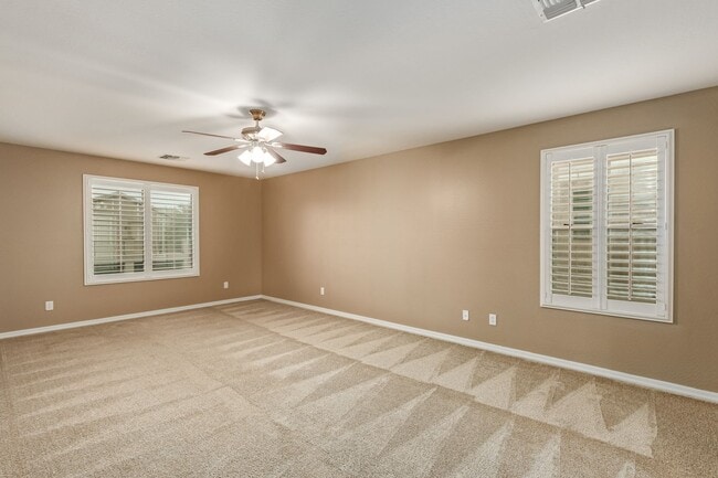 Building Photo - Lakeside Oasis: 5-Bed, 3-Bath Home with Up...