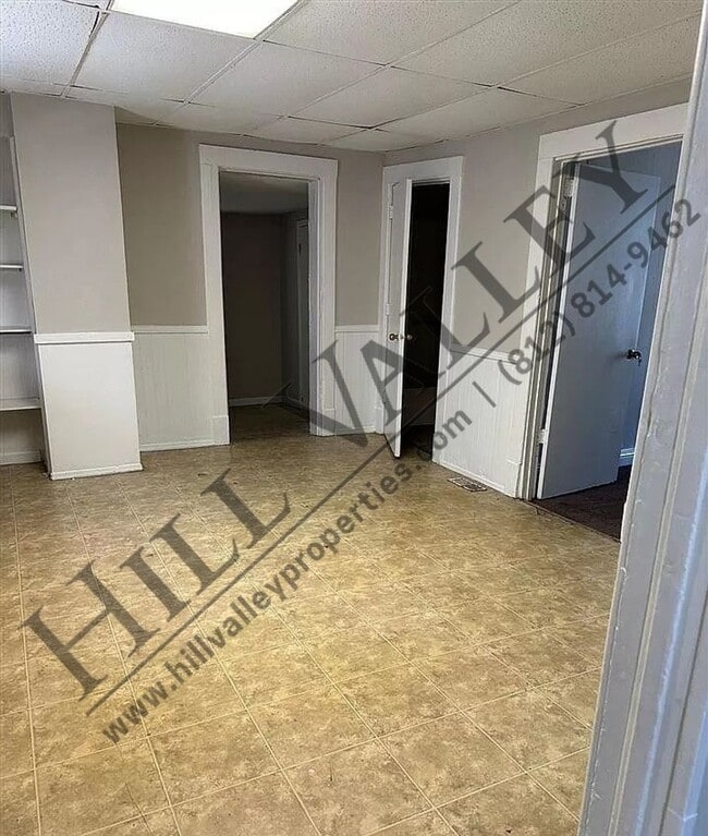 Building Photo - Two Bedroom Home