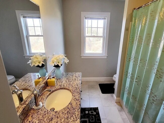 Building Photo - 9 Commodore Way