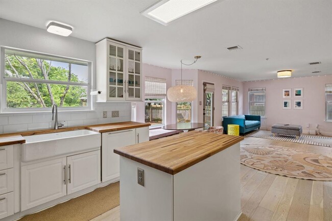 Building Photo - 12761 Council Bluff Dr