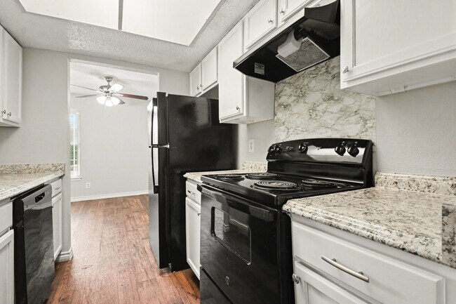 Building Photo - 3603 W Northgate Dr