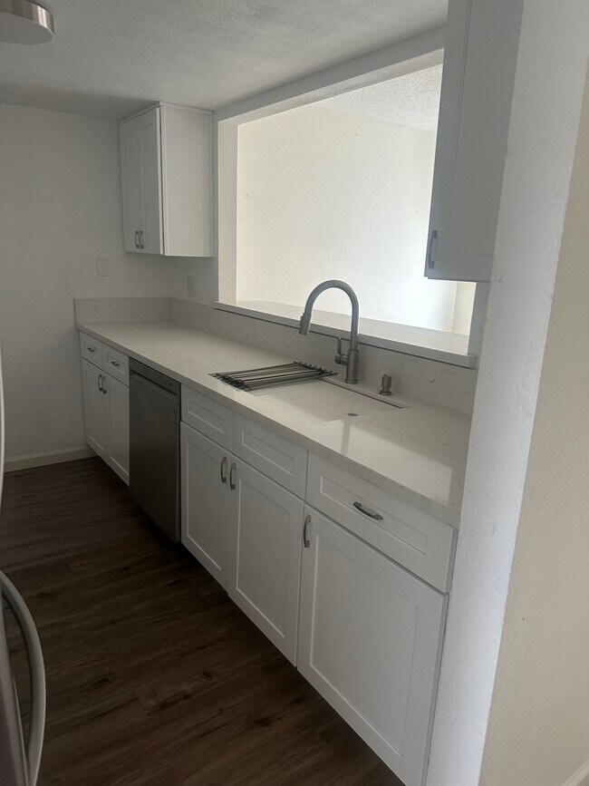 Building Photo - 13910 Lear Blvd