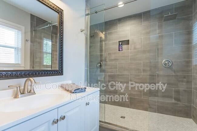 Building Photo - 206 Blue Hills Dr