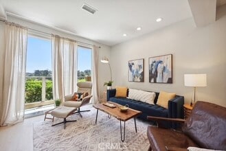 Building Photo - 30902 Club House Dr