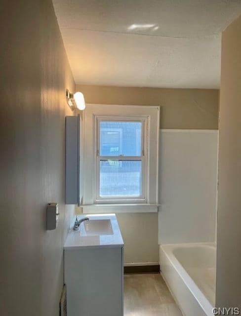 Building Photo - 750 Euclid Ave