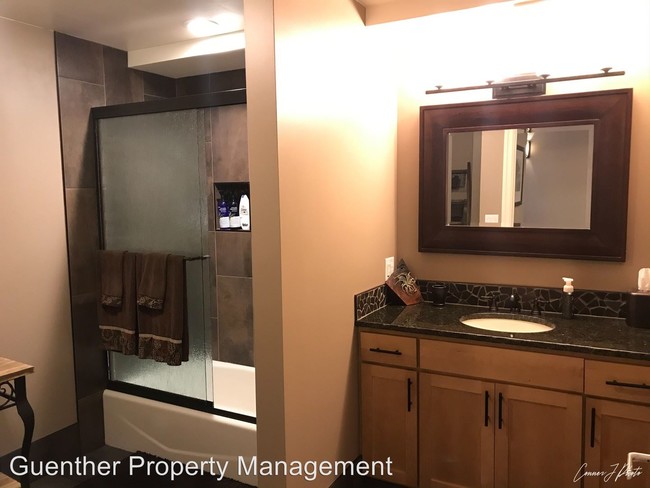 Building Photo - 4 br, 3 bath House - 809 W Main Ave  # 206