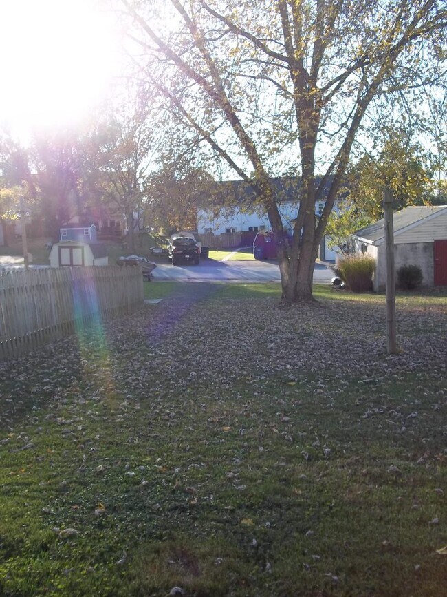 Building Photo - 223 Cross Keys Dr