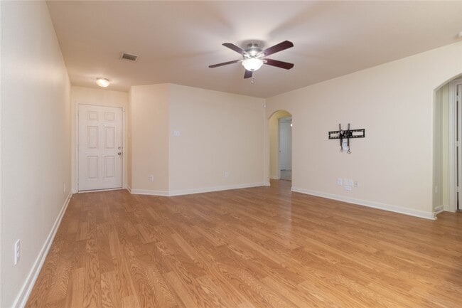 Building Photo - 4215 Medina River Loop