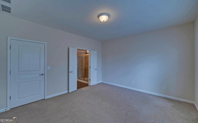 Building Photo - 6218 Azalea Way