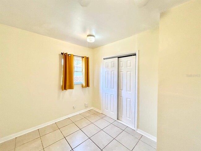 Building Photo - 5209 10th Ave S