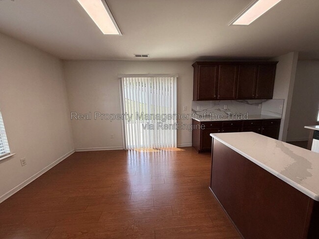 Building Photo - 1759 Waverly Oaks Dr