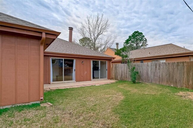 Building Photo - 2531 Planters Row