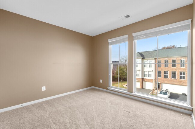 Building Photo - 23460 Twin Falls Ter