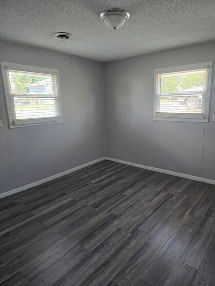 Building Photo - 314 Stratford Dr