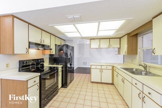 Building Photo - 3103 Branchville Dr