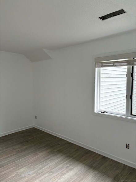 Building Photo - 1410 Whitney Ave