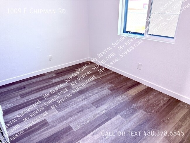 Building Photo - 1009 E Chipman Rd