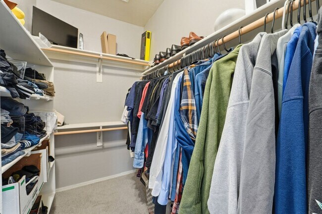 Building Photo - Bright 3-Bed Townhouse in Quiet Gated Community Near ASU