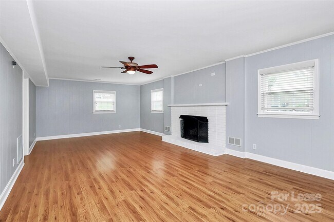 Building Photo - 6908 Lancer Dr