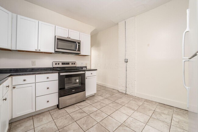 Building Photo - 908 Ellsworth Ave
