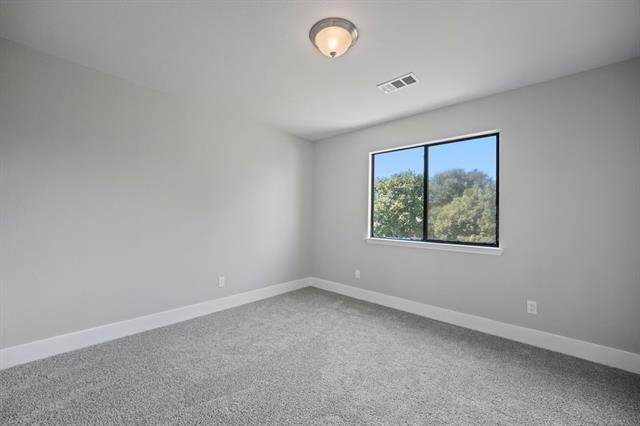 Building Photo - 2836 Grandview Dr