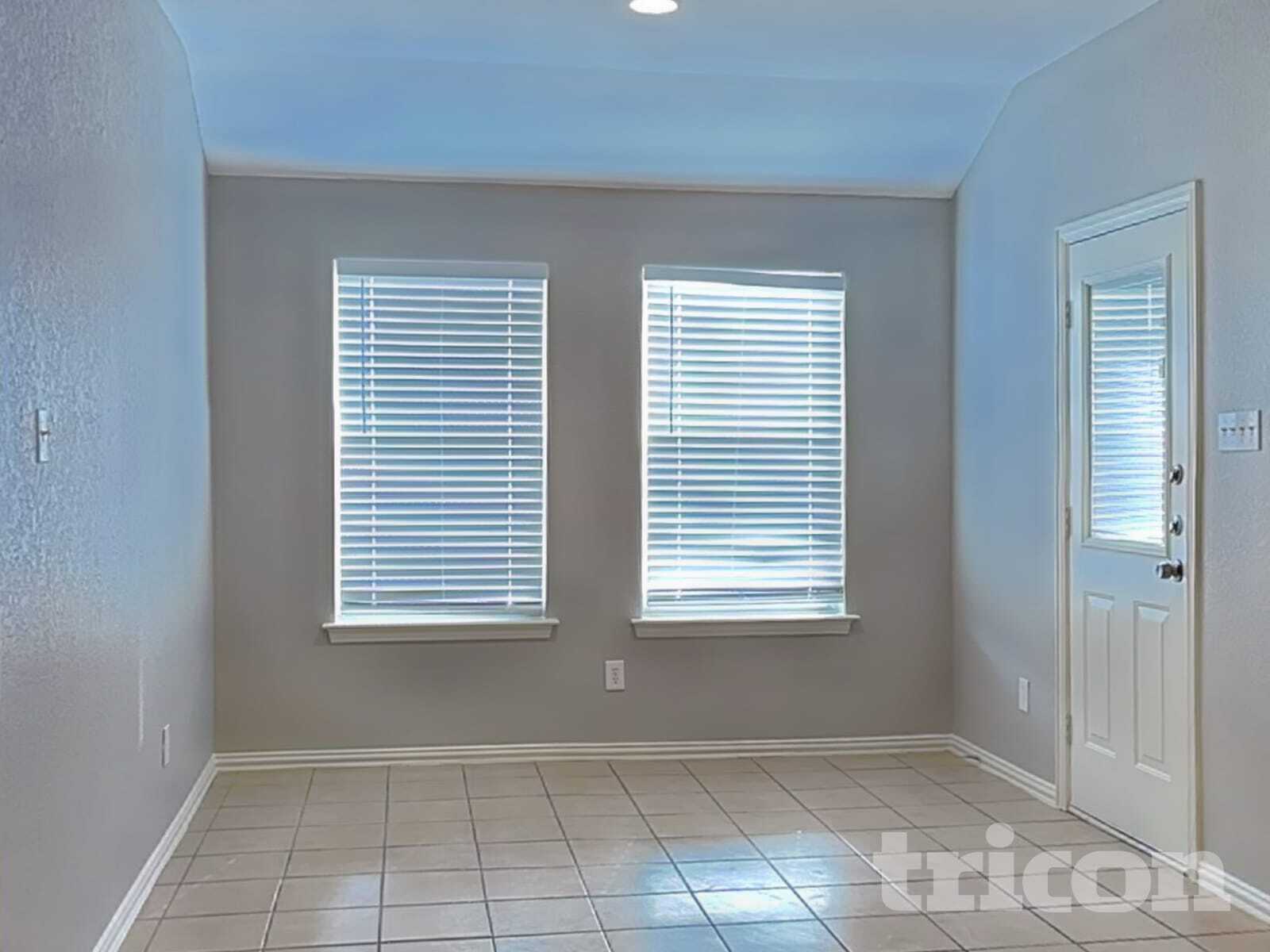 Building Photo - 1810 Millbrook Dr