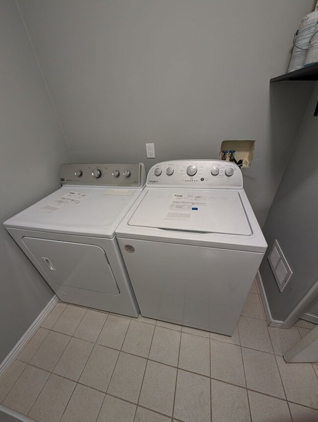 Building Photo - 3 Bedroom 2.5 Bathroom Cavalier Palms House