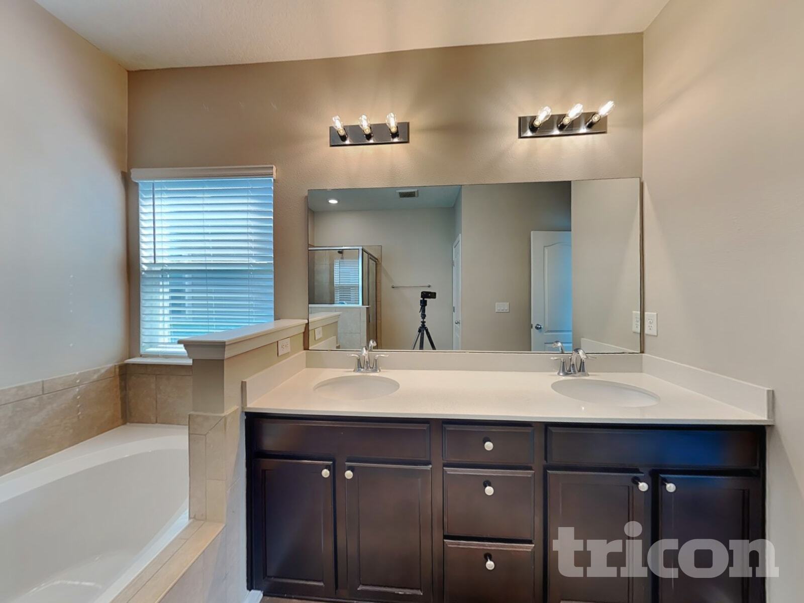 Building Photo - 124 Bloomfield Wy