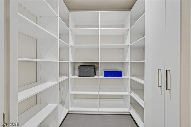 Building Photo - 807 Magnum Cliff Ct
