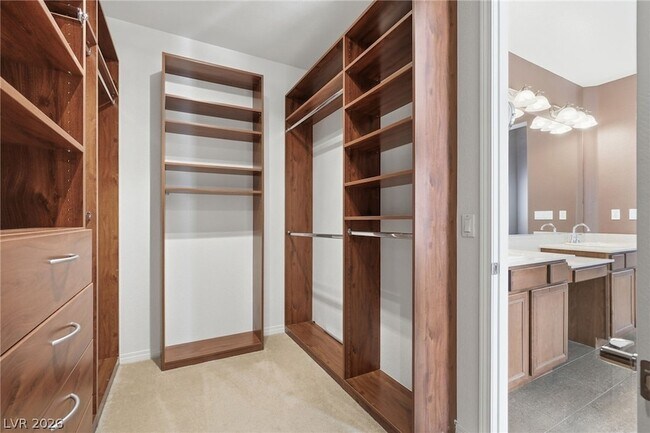 Building Photo - 10344 Shropshire St