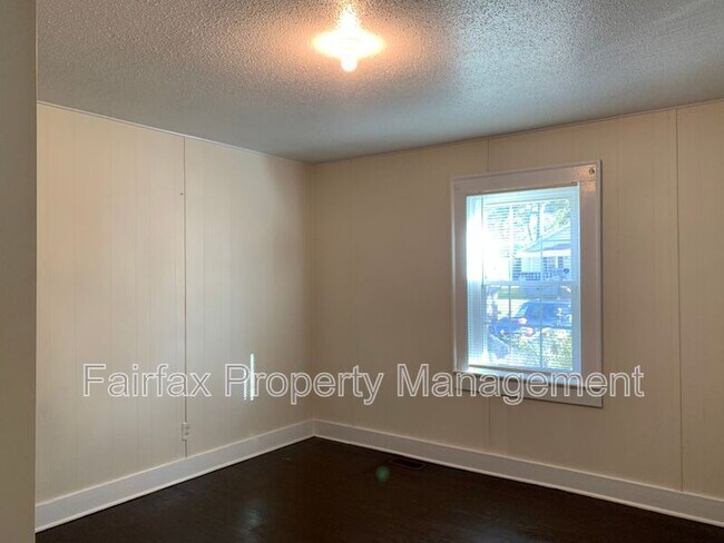 Building Photo - 315 Georgia Ave