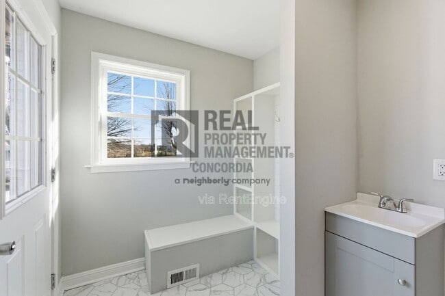 Building Photo - 1246 S Russell St