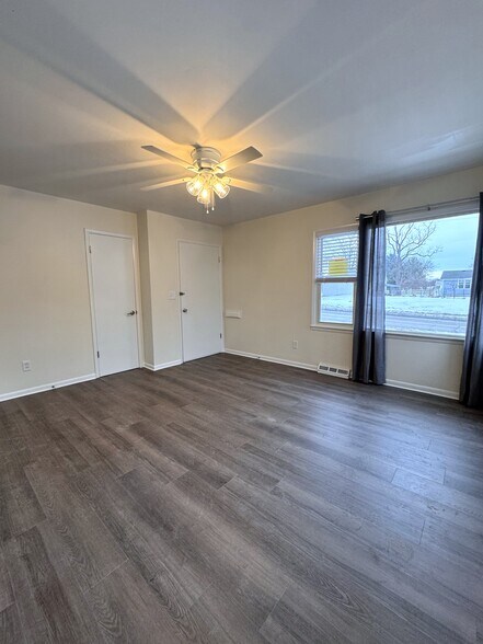 Building Photo - 2023 Burton Ave