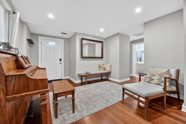 Building Photo - 4525 Avenue B