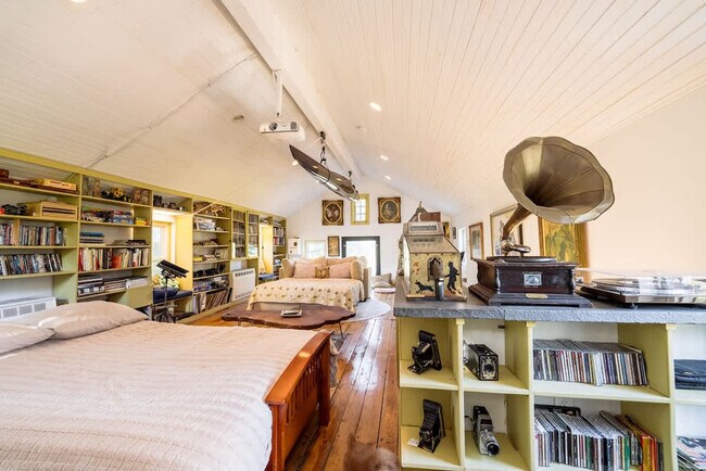 Building Photo - 1357 Canal Rd