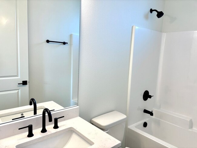 Building Photo - *MOVE-IN SPECIAL*  St. Johns New Build Townhouse - Bright and Spacious End Unit 2 Bedroom with A/...