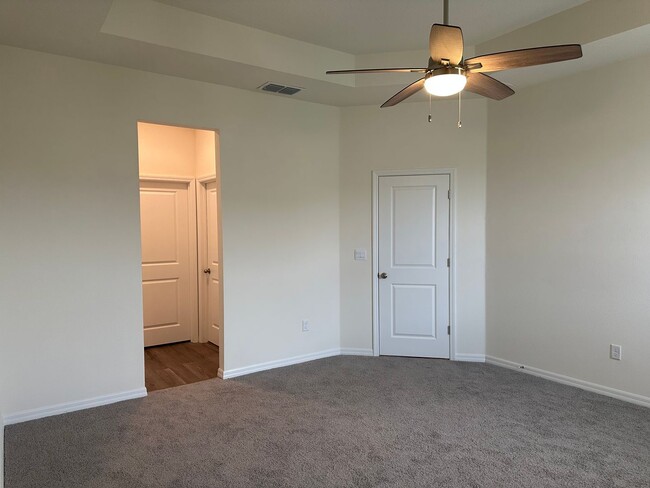 Building Photo - Fresh, new, and ready for you! Community P...