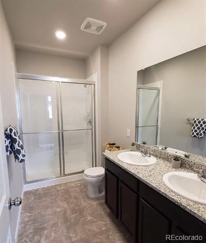 Building Photo - 1070 Oak Cir