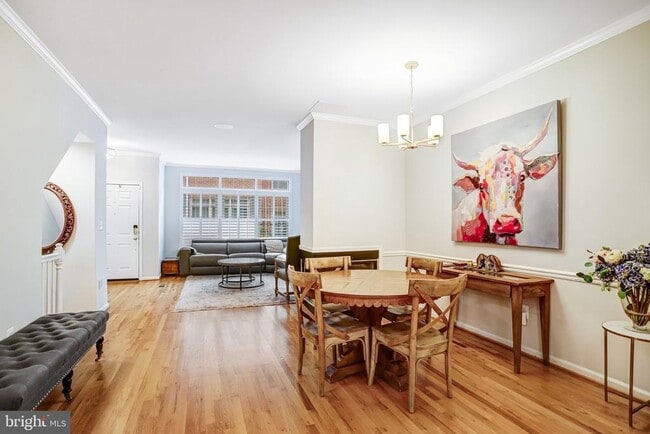 Building Photo - 1505 N Colonial Terrace