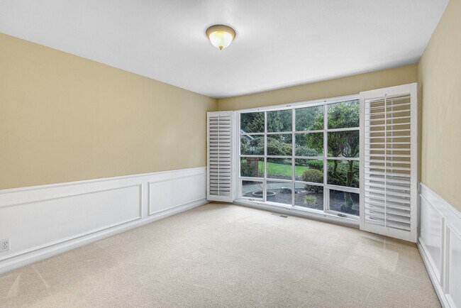 Building Photo - 3635 211th Pl NE