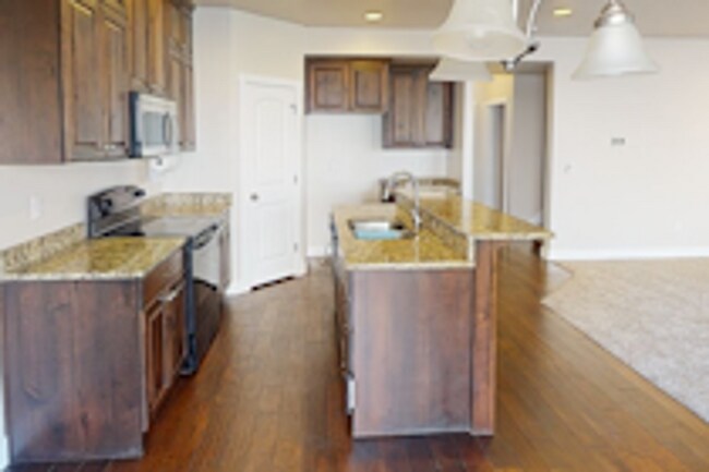 Building Photo - 246 Bridgewater Ln