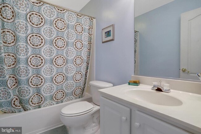 Building Photo - 5257 Bessley Pl