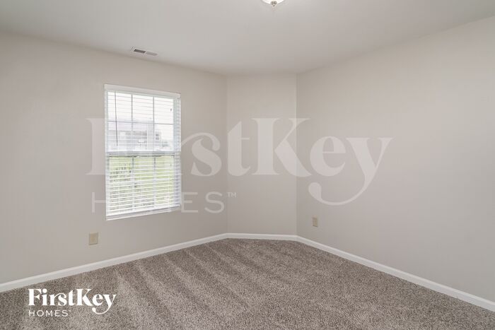 Building Photo - 1112 Rainier Ln
